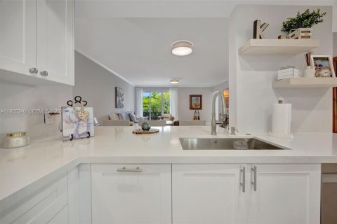 Condo in Pinecrest, Florida, 4 bedrooms  № 2010176 - photo 6