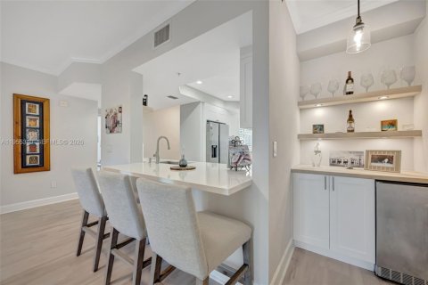 Condo in Pinecrest, Florida, 4 bedrooms  № 2010176 - photo 4