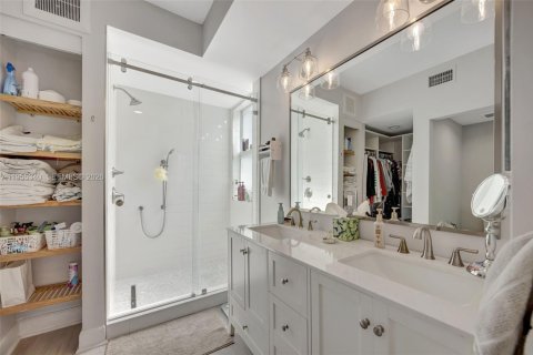 Condo in Pinecrest, Florida, 4 bedrooms  № 2010176 - photo 21