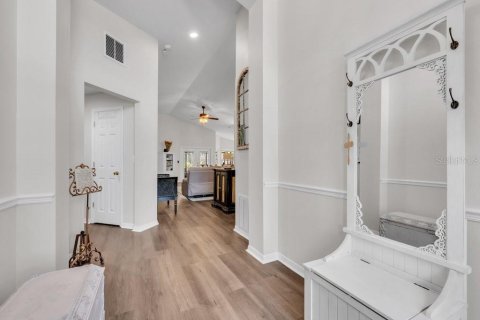 House in Brandon, Florida 3 bedrooms, 157.93 sq.m. № 2287793 - photo 4