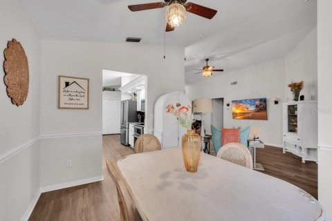 House in Brandon, Florida 3 bedrooms, 157.93 sq.m. № 2287793 - photo 10