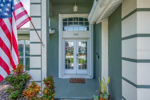House in Brandon, Florida 3 bedrooms, 157.93 sq.m. № 2287793 - photo 2