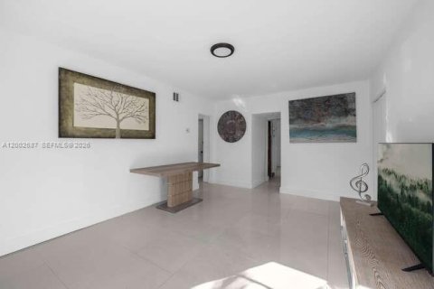 Снять в аренду квартиру в Майами-Бич, Флорида 2 спальни, 100.33м2, № 2067896 - фото 5