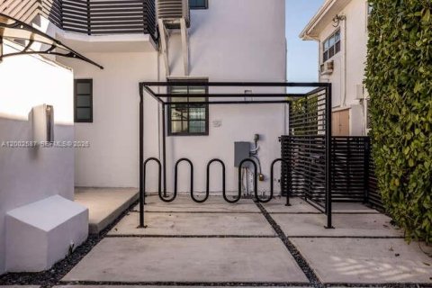 Снять в аренду квартиру в Майами-Бич, Флорида 2 спальни, 100.33м2, № 2067896 - фото 21