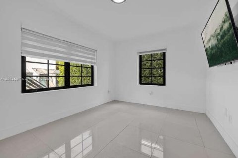 Снять в аренду квартиру в Майами-Бич, Флорида 2 спальни, 100.33м2, № 2067896 - фото 12