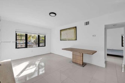 Снять в аренду квартиру в Майами-Бич, Флорида 2 спальни, 100.33м2, № 2067896 - фото 7