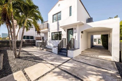 Квартира в Майами-Бич, Флорида 2 спальни, 100.33м2 № 2067896