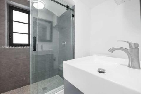 Снять в аренду квартиру в Майами-Бич, Флорида 2 спальни, 100.33м2, № 2067896 - фото 14