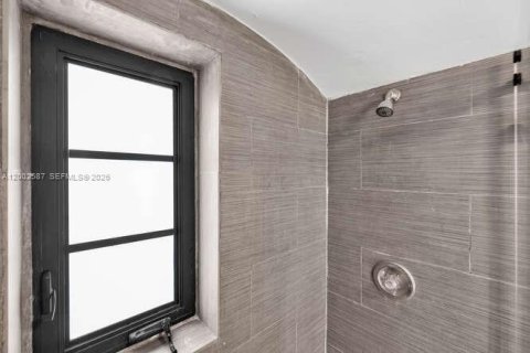 Снять в аренду квартиру в Майами-Бич, Флорида 2 спальни, 100.33м2, № 2067896 - фото 13