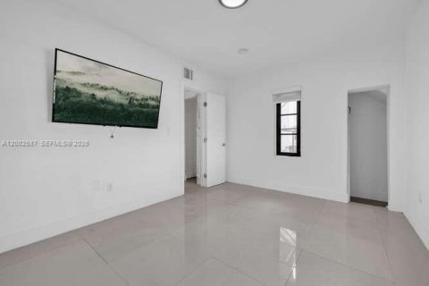 Снять в аренду квартиру в Майами-Бич, Флорида 2 спальни, 100.33м2, № 2067896 - фото 11