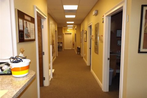 Commercial property in Lady Lake, Florida 178.37 sq.m. № 915668 - photo 15