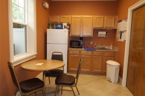Commercial property in Lady Lake, Florida 178.37 sq.m. № 915668 - photo 20