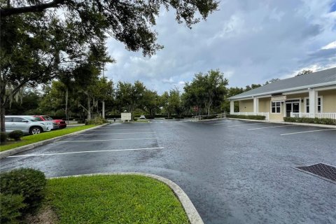 Commercial property in Lady Lake, Florida 178.37 sq.m. № 915668 - photo 5