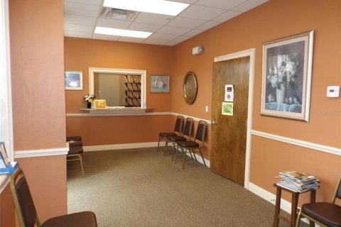 Commercial property in Lady Lake, Florida 178.37 sq.m. № 915668 - photo 12
