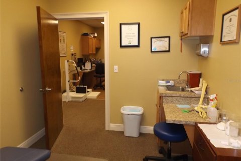 Commercial property in Lady Lake, Florida 178.37 sq.m. № 915668 - photo 18