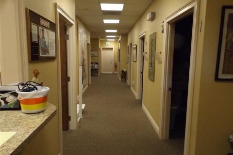 Commercial property in Lady Lake, Florida 178.37 sq.m. № 915668 - photo 16
