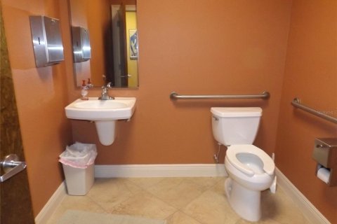 Commercial property in Lady Lake, Florida 178.37 sq.m. № 915668 - photo 22