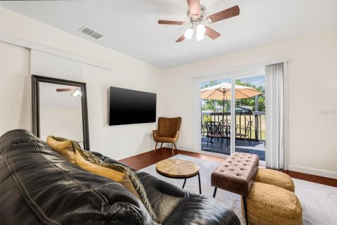 Casa en alquiler en Saint Petersburg, Florida, 3 dormitorios, 140.65 m2 № 1657180 - foto 12