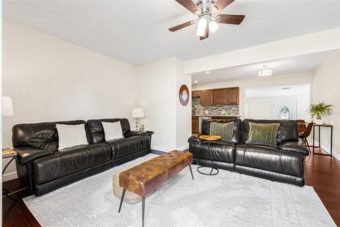 Casa en alquiler en Saint Petersburg, Florida, 3 dormitorios, 140.65 m2 № 1657180 - foto 13