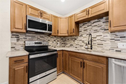 Casa en alquiler en Saint Petersburg, Florida, 3 dormitorios, 140.65 m2 № 1657180 - foto 7