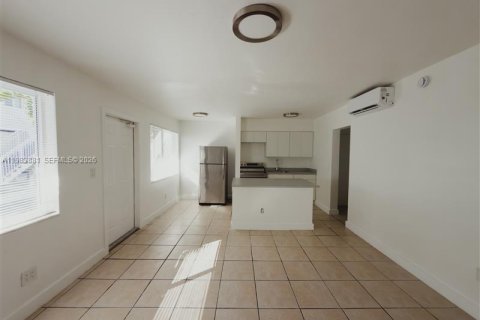 Appartement à louer à North Miami Beach, Floride: 1 chambre, 74.32 m2 № 2045890 - photo 2