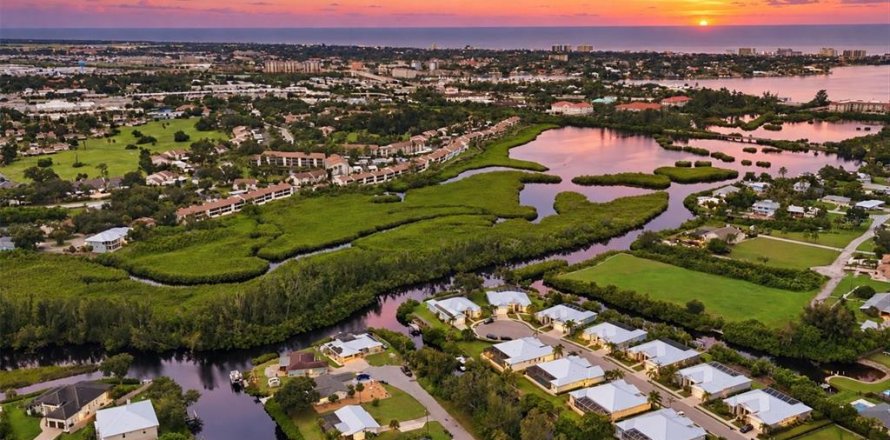 Villa ou maison à Nokomis, Floride 2 chambres, 181.35 m2 № 2361268