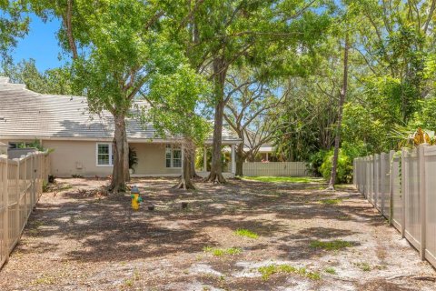 Townhouse in Saint Petersburg, Florida 4 bedrooms, 193.7 sq.m. № 1757114 - photo 28