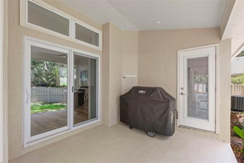 Townhouse in Saint Petersburg, Florida 4 bedrooms, 193.7 sq.m. № 1757114 - photo 19