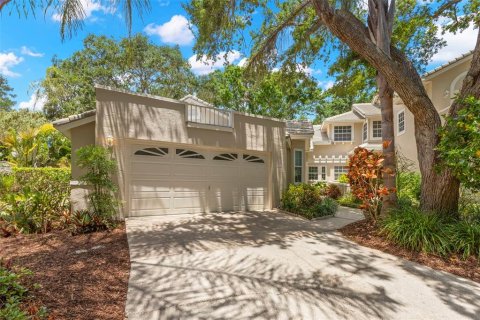 Townhouse in Saint Petersburg, Florida 4 bedrooms, 193.7 sq.m. № 1757114 - photo 1