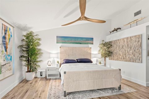 Townhouse in Saint Petersburg, Florida 4 bedrooms, 193.7 sq.m. № 1757114 - photo 30