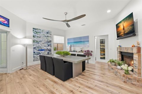 Townhouse in Saint Petersburg, Florida 4 bedrooms, 193.7 sq.m. № 1757114 - photo 16