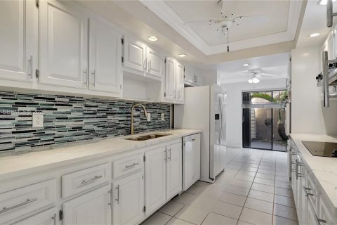 Adosado en alquiler en Hollywood, Florida, 3 dormitorios, 218.32 m2 № 1993871 - foto 2