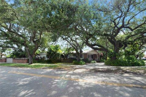 Terreno en venta en Miami, Florida № 1874854 - foto 9