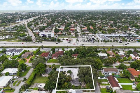 Terreno en venta en Miami, Florida № 1874854 - foto 5