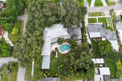 Terreno en venta en Miami, Florida № 1874854 - foto 25