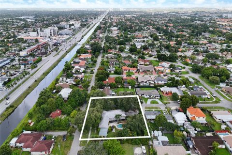 Terreno en venta en Miami, Florida № 1874854 - foto 3