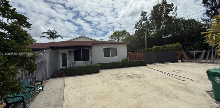 Immobilier commercial à Miami, Floride 198.07 m2 № 2051836