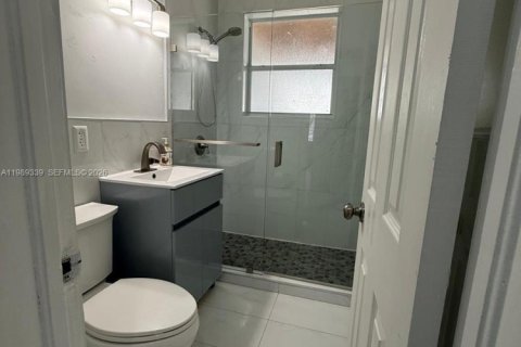 Immobilier commercial à vendre à Miami, Floride: 198.07 m2 № 2051836 - photo 6