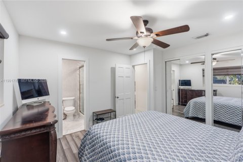 House in Pompano Beach, Florida 4 bedrooms, 117.15 sq.m. № 2065015 - photo 26