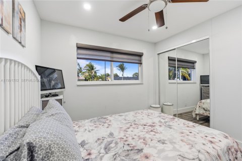 House in Pompano Beach, Florida 4 bedrooms, 117.15 sq.m. № 2065015 - photo 23