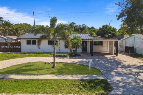 House in Pompano Beach, Florida 4 bedrooms, 117.15 sq.m. № 2065015 - photo 2