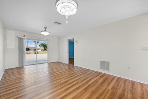 Купить виллу или дом в Лейк Сази, Флорида 7 комнат, 80.92м2, № 1911130 - фото 7