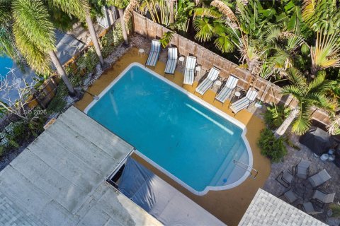 House in Wilton Manors, Florida 7 bedrooms, 137.03 sq.m. № 2041518 - photo 7