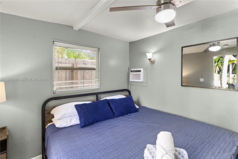 House in Wilton Manors, Florida 7 bedrooms, 137.03 sq.m. № 2041518 - photo 27