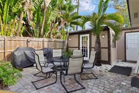 House in Wilton Manors, Florida 7 bedrooms, 137.03 sq.m. № 2041518 - photo 30