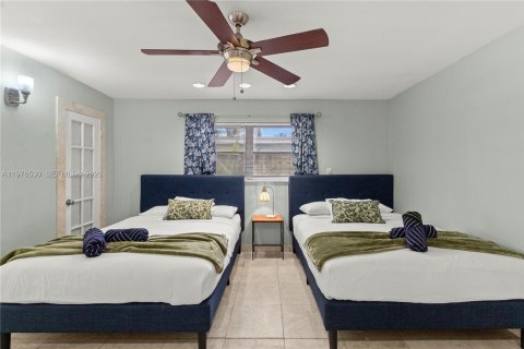 House in Wilton Manors, Florida 7 bedrooms, 137.03 sq.m. № 2041518 - photo 21