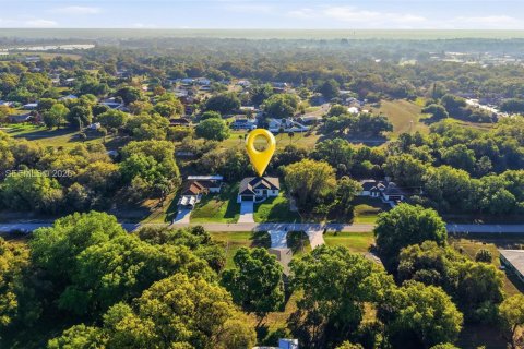 House in LaBelle, Florida 3 bedrooms № 2057517 - photo 8