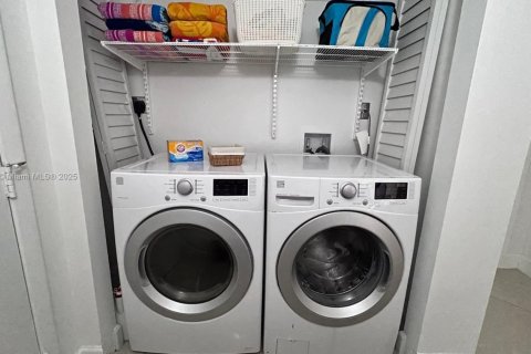 Снять в аренду кондоминиум в Авентура, Флорида 3 спальни, 122.63м2, № 1935646 - фото 21