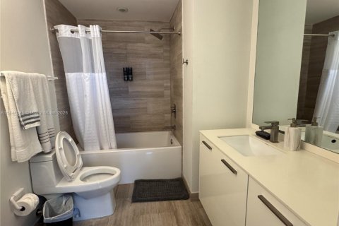 Купить кондоминиум в Майами, Флорида 2 спальни, 90.02м2, № 1832450 - фото 14
