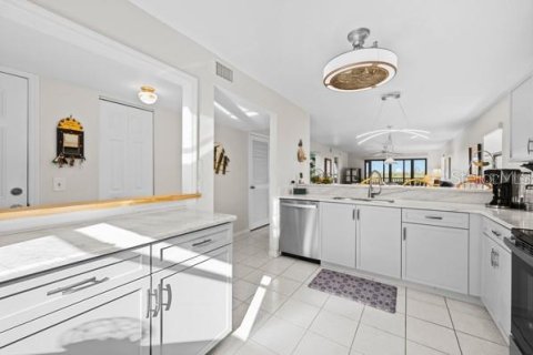Condo in Punta Gorda, Florida, 2 bedrooms  № 1559656 - photo 6